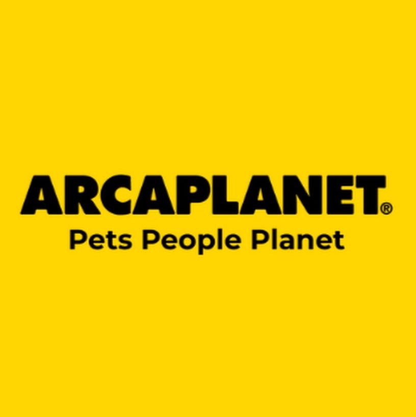 Arcaplanet logo, black text on a yellow background